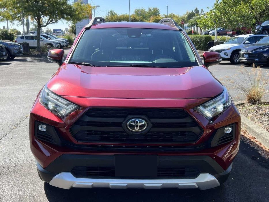 Toyota RAV4 XLE Premium      2023