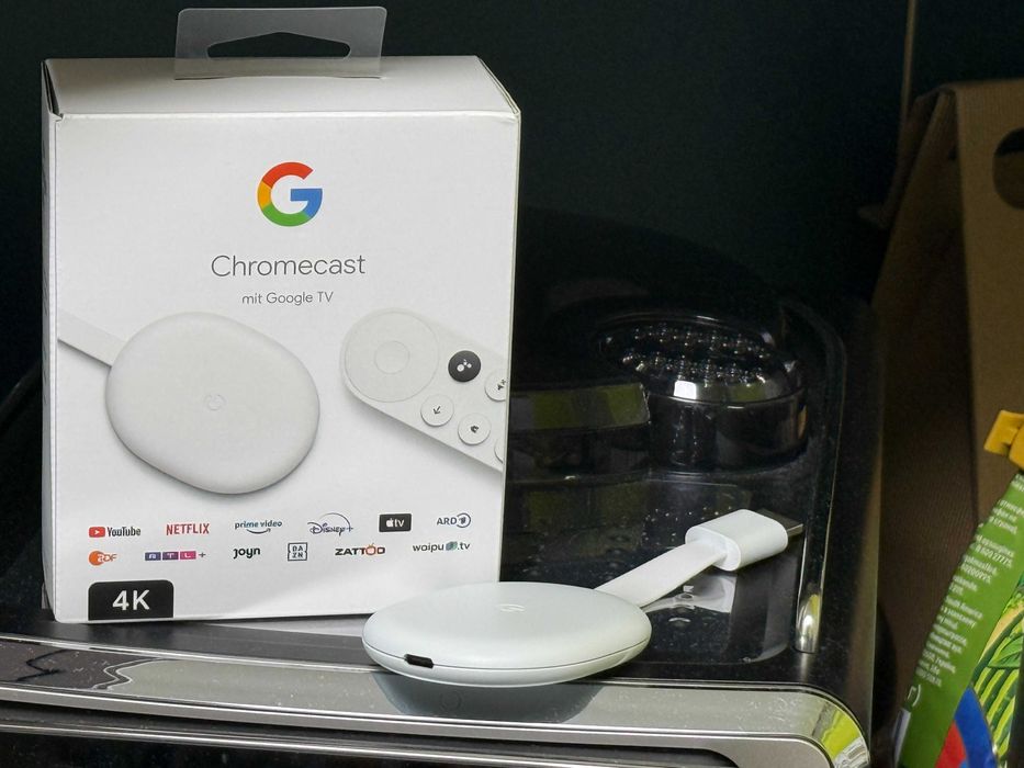 Приставка ТВ мультимедійна Google Chromecast 4.0 4K з Google TV: 2