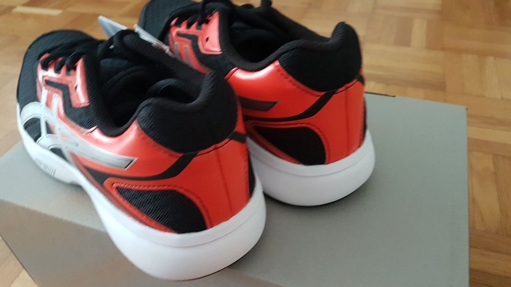 Кроссовки Asics Stormer GS 39,40 размеры,оригинал.