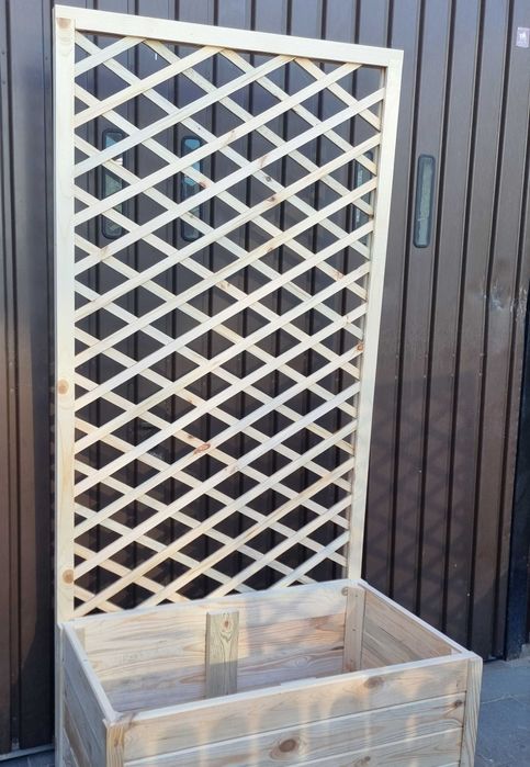 Donica skrzynka drewniana balkonowa na taras na kwiaty z pergolą krata