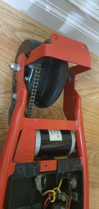 Продам електросамокат Razor E100 – без батареї, у хорошому стані