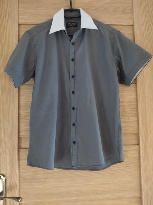 Modna koszula czarna w lekkie prążki r. L