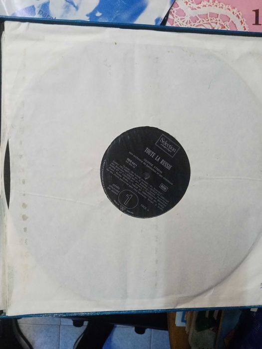 Caixa de Lp's vinil, música Russa