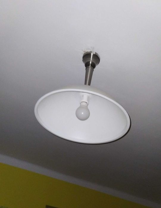 Lampa wisząca biały klosz