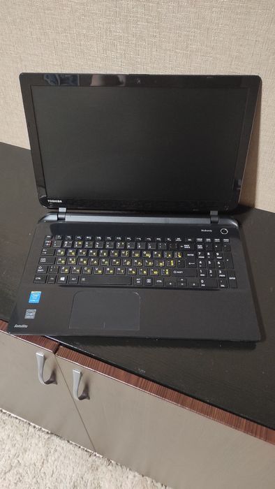 Ноутбук Toshiba Satellite L50 i7-5500U / 6Gb DDR3 / SSD 256 Gb