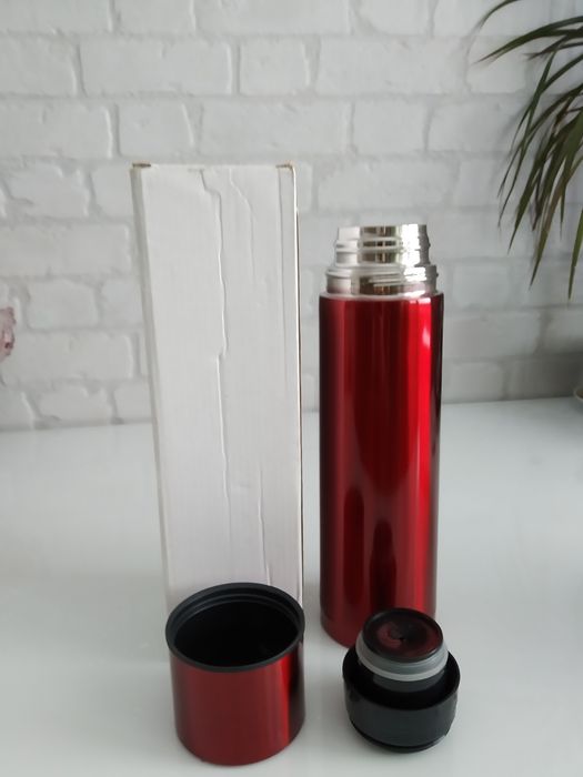 Термос красный металлический