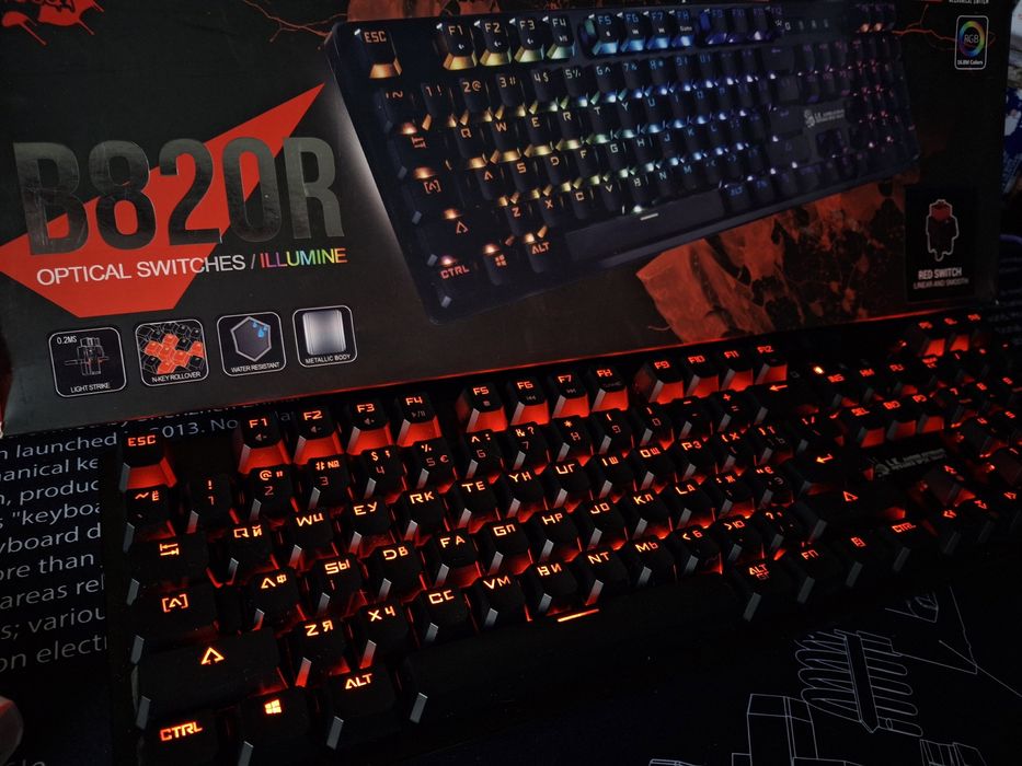 ПРОДАМ Bloody B820R на red switch