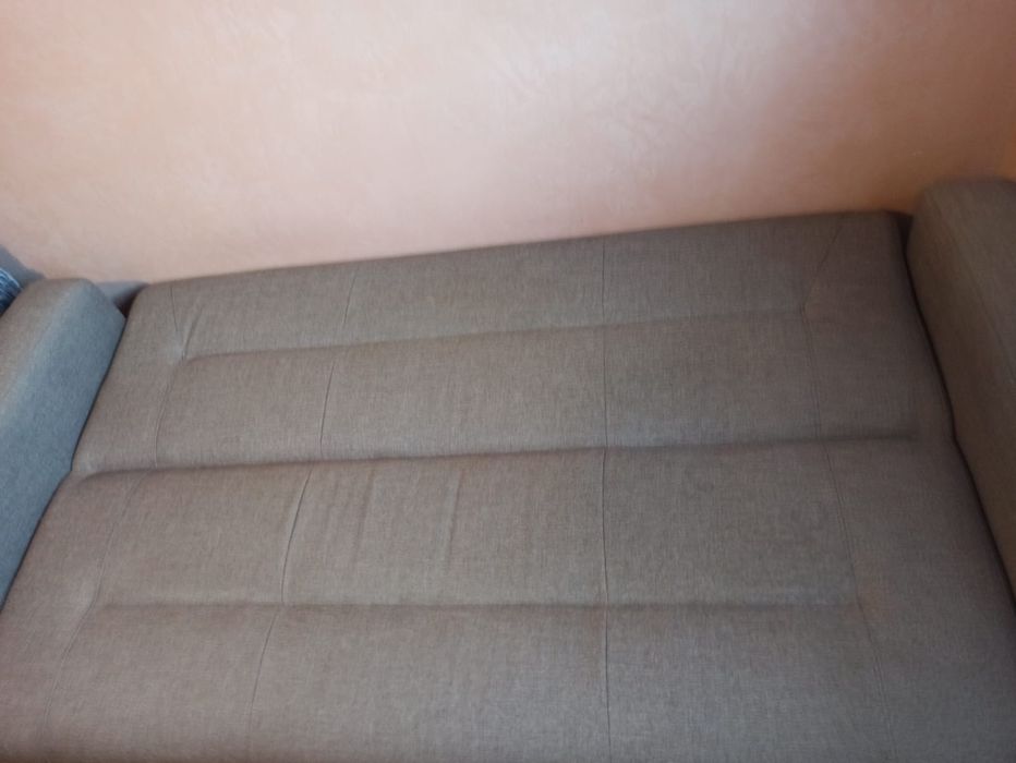 Sprzedam szara sofe.