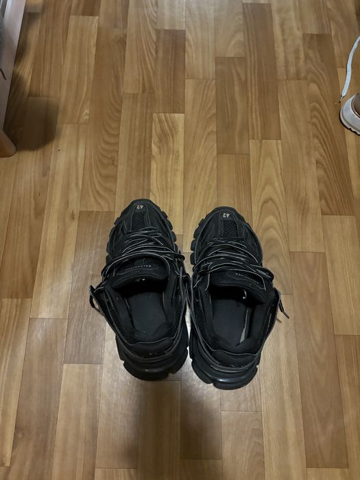 Balensiaga track black