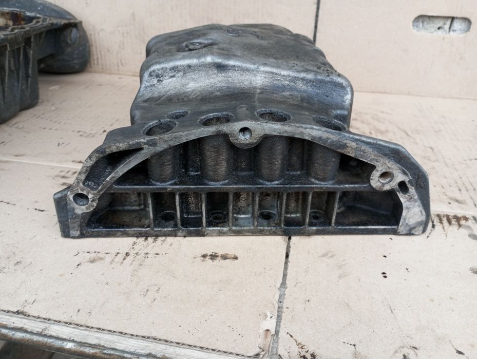 Піддон поддон Масляний 1.9 Dci Volvo v40