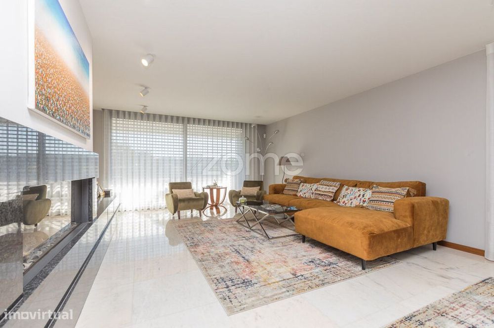 Luxury T4 Detached House in Tábua with Swimming Pool and Elevator