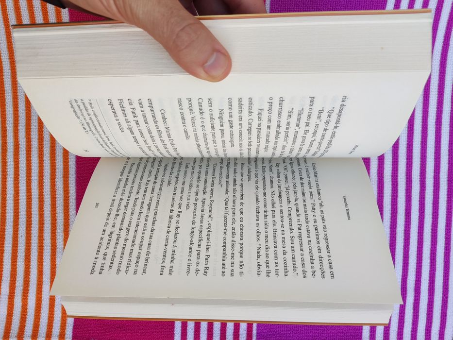 Livro: Estranha ternura (Miriam Toews)