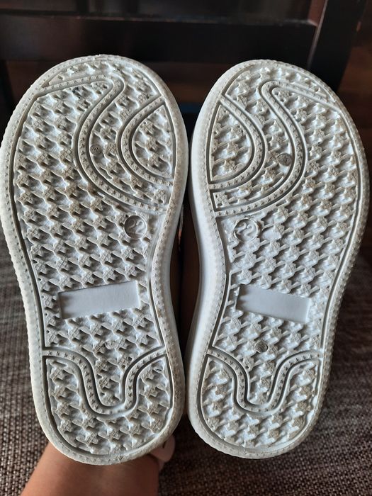 Buty chłopięce rozmiar 22