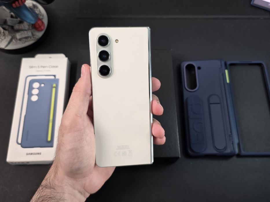 Galaxy Z Fold5 512 GB/12 GB Creme + Caixa e acessórios