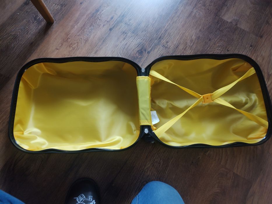 Walizka dla dzieci na kolkach