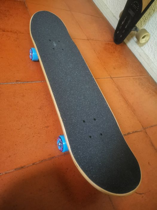 Skateboard novo Santa Cruz Screaming Hand e usado Surf Pintail