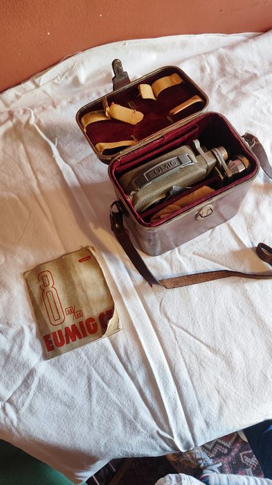 Câmara vintage Eumig C3 – 8mm