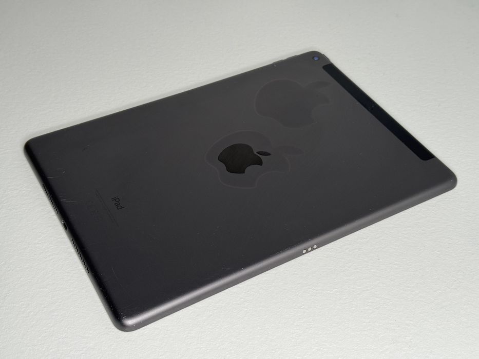 iPad 9. gen. (A2604) - 64GB - Cellular (LTE) - faktura VAT 23%