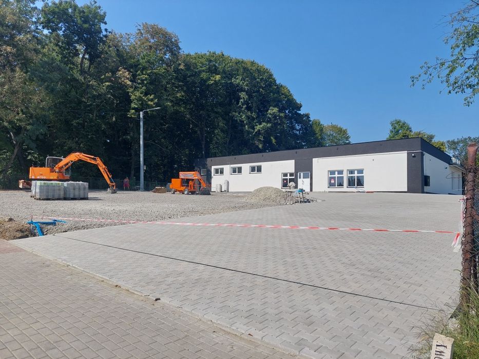 Układanie kostki brukowej ogrodzenia studnie drynaże