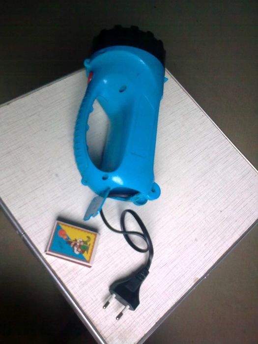 Большой аккумуляторный фонарь