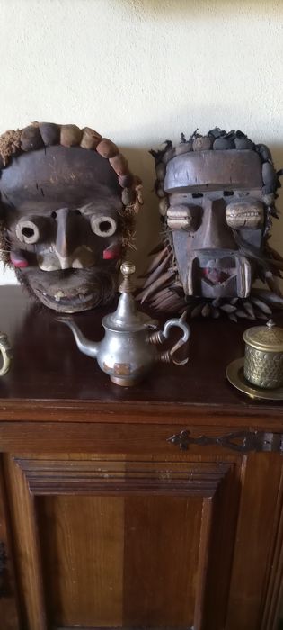 Várias antiguidades e velharias peças para decoração