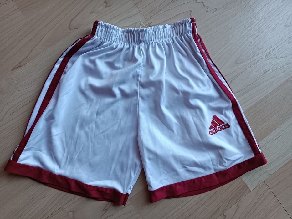 Spodenki adidas chłopięce białe rozm. 116 122