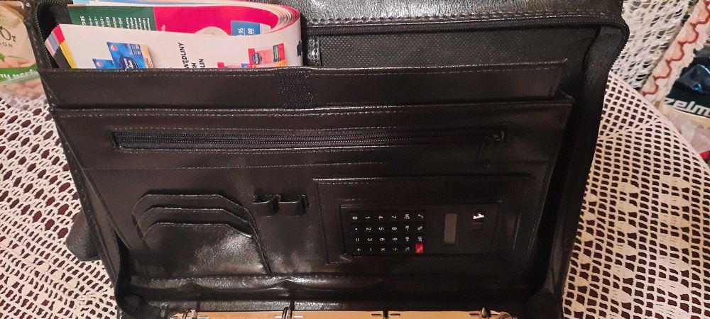 Nowa skórzna czarna aktówka
