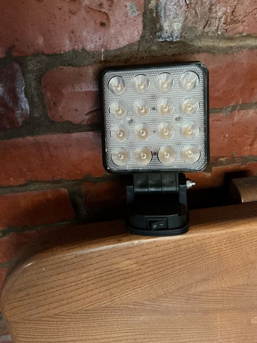 Лампа прожектор на акумулятор makita яскрава енергоощадна нова 4 дюйма