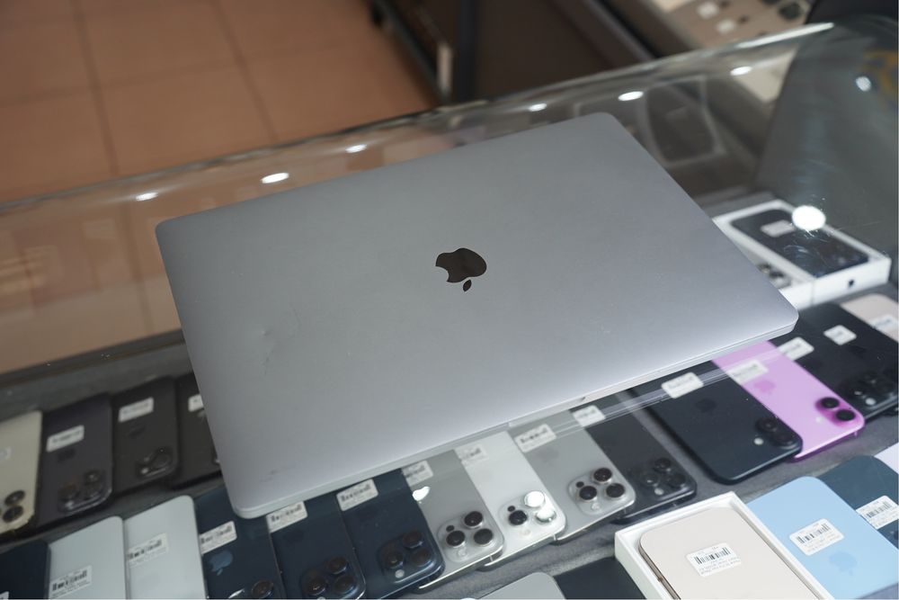 MacBook Pro 16” i7 16/512 (2019) Магазин inStyle