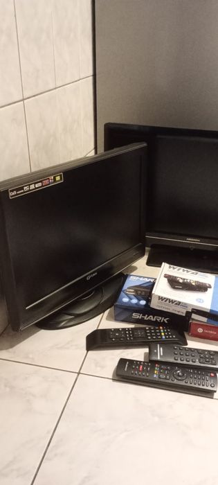 Telewizor 19 cali x2 i 23 cale Medion