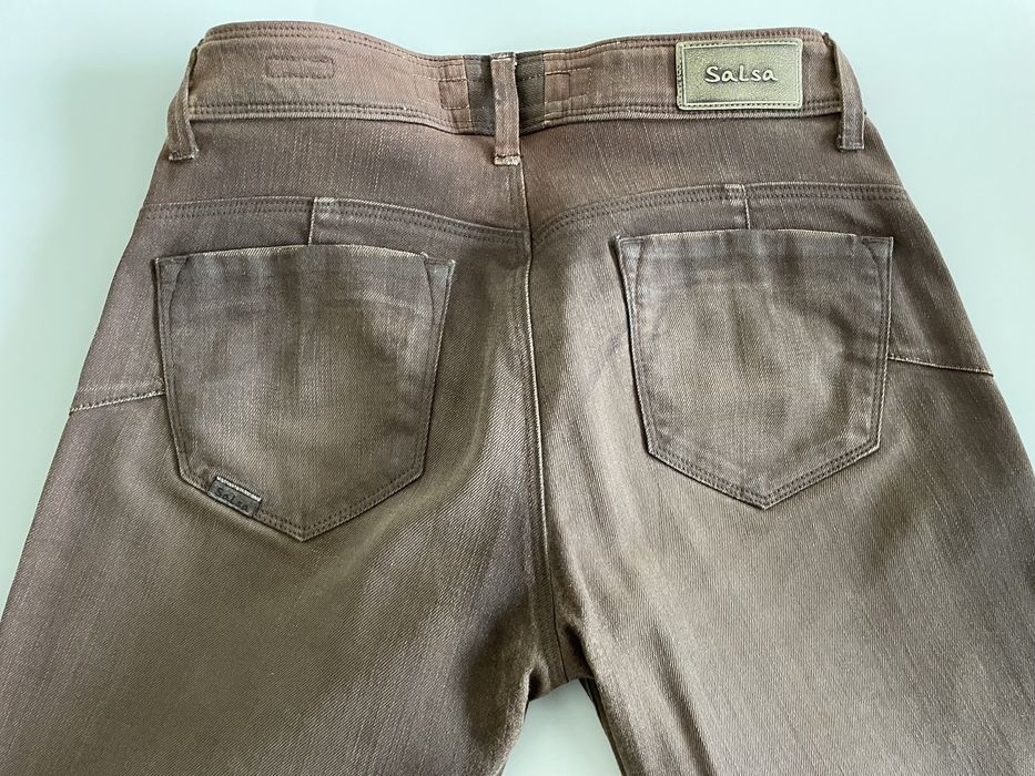 Calça de ganga castanha salsa