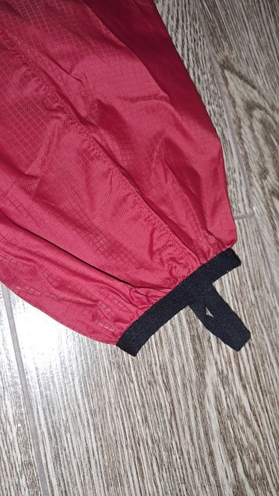 Бігова волого захисна вітровка MIZUNO