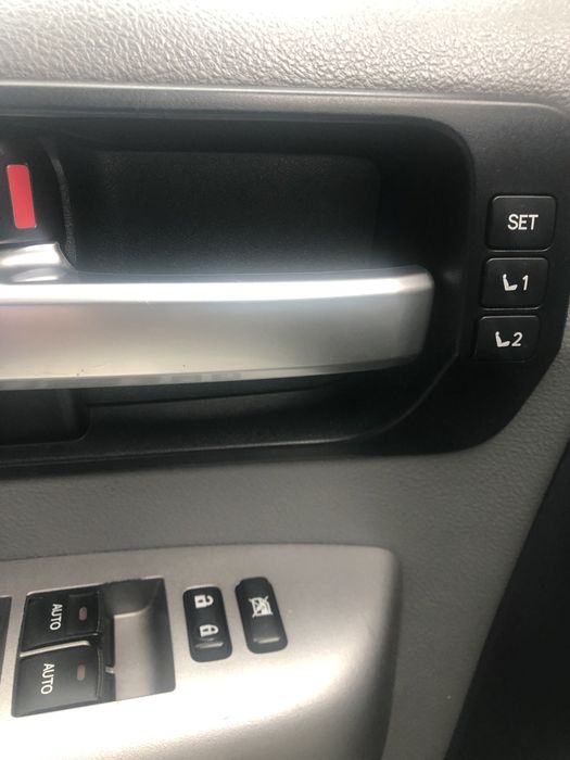 Продам Toyota Sequoia
