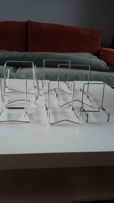 stojaki ekspozytory na talerze patery prl  7 sztuk