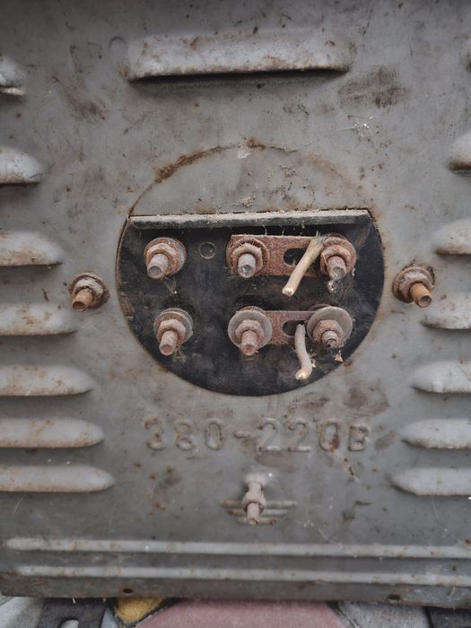 Трансформатор 3 фазний 380/220×36/37.5в алюміній.