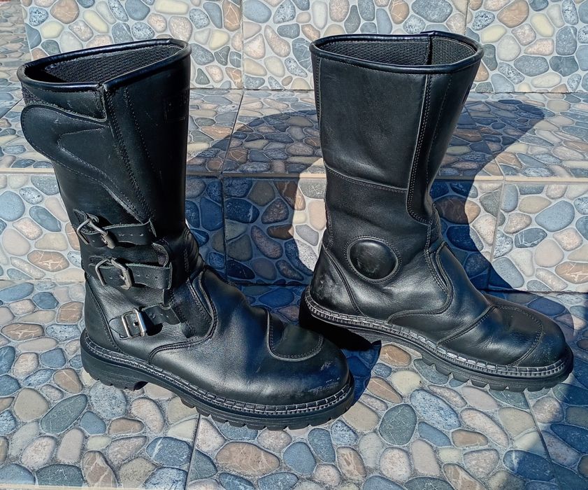 Боти для мотоцикліста.