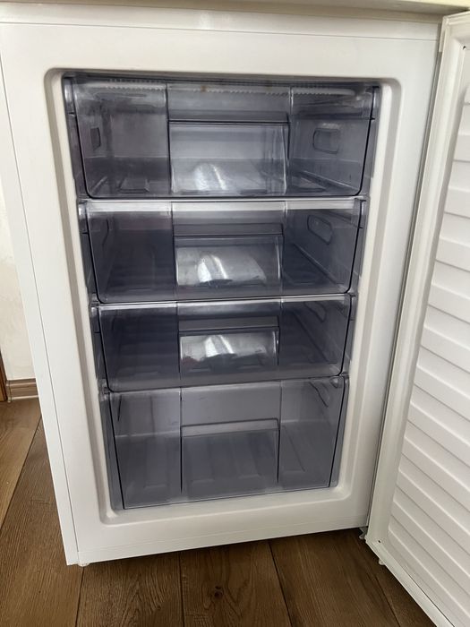 Морозильна камера капельна whirlpool