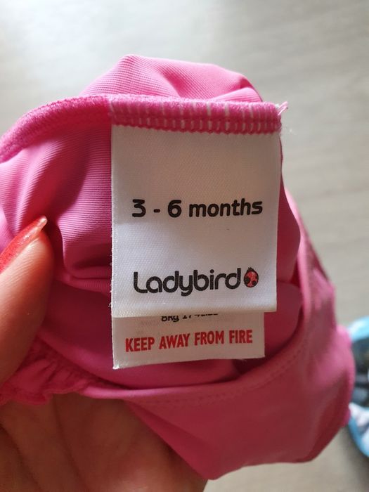 Два купальника для девочки