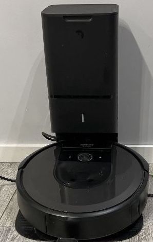iRobot Roomba i7 + stacja Clean Base