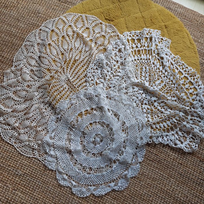 Zestaw serwet , szydełku,  doily