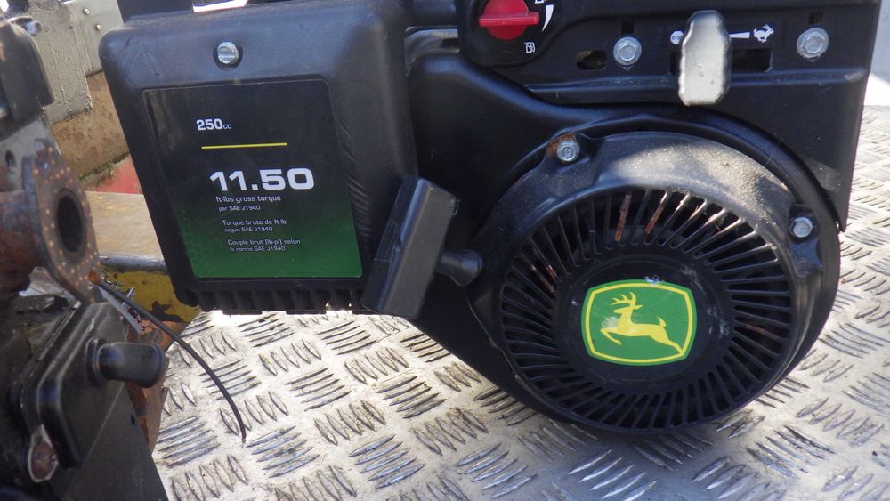 Silniki Briggs & Stratton 3.5 / 5.5 Hp Kompletne i na Czesci Zamienne