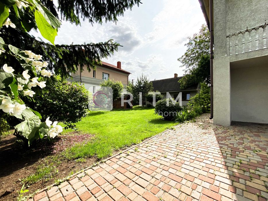 Ексклюзивний будинок садибного типу з розкішною територією с.Тарасове