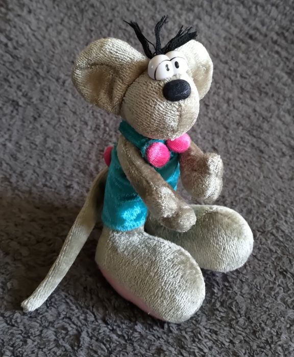 Wielkostopa szara myszka Diddl w turkusowych spodenkach