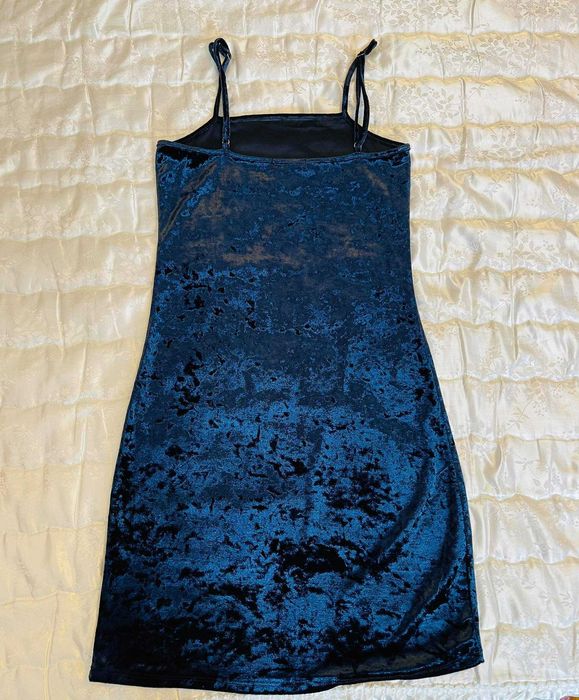 Vestido Curto Azul de Veludo com Alças- Lefties