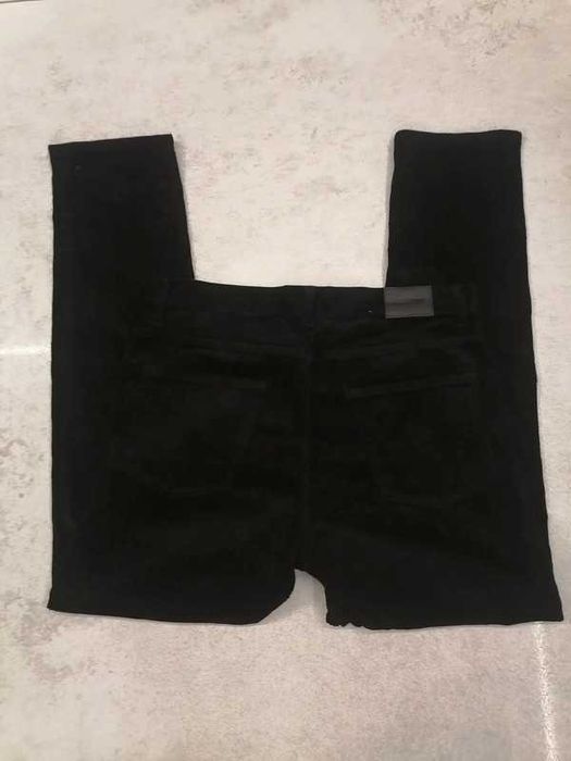 spodnie sztruks weekday