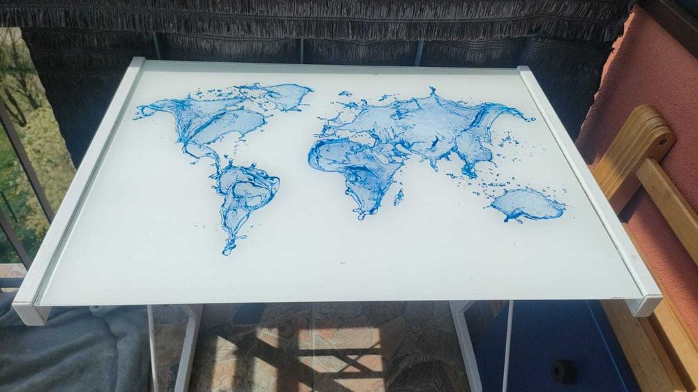 Biurko, stolik laptopowy mapa świata biały blat