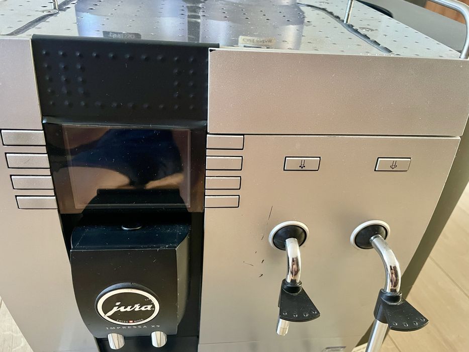 Jura Impressa X9 Win – професійна кавомашина з екраном привезена з ЄС