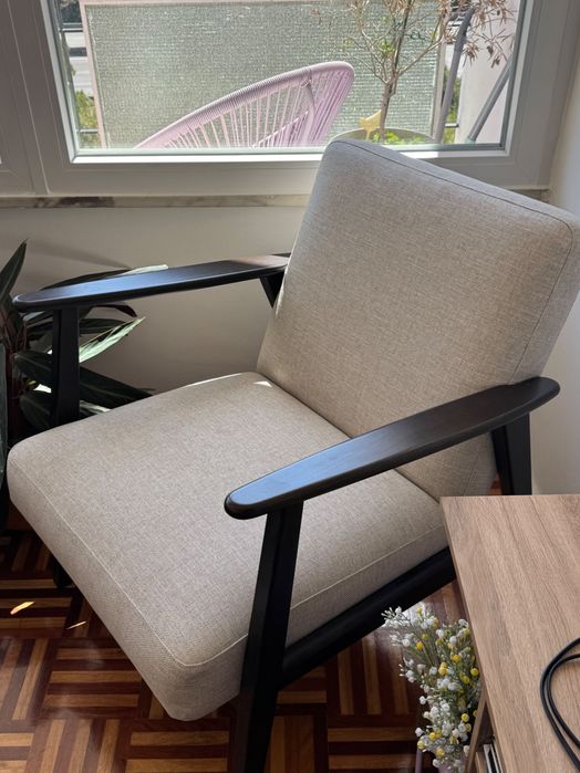 Poltrona IKEA com braços
