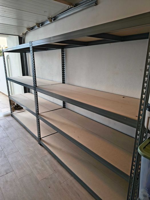 prateleiras de garagem