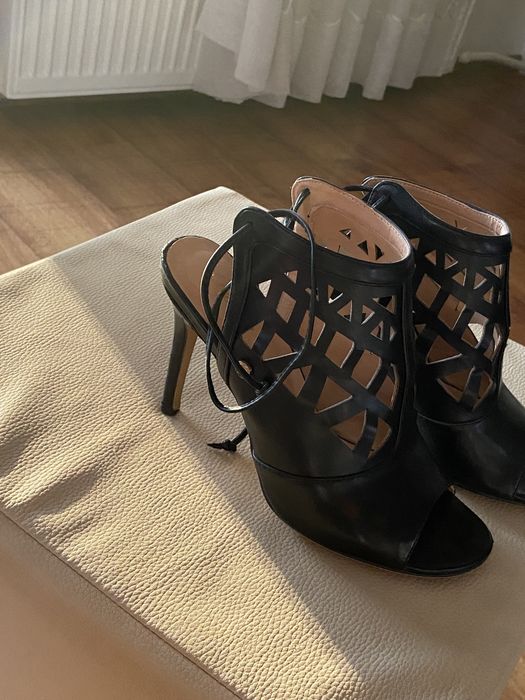 Botki Guess czarne rozmiar 38